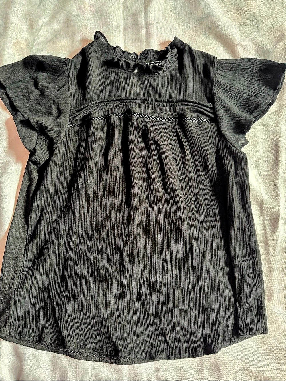 Flower & Feather Black Ruffle Sleeve Top Like New